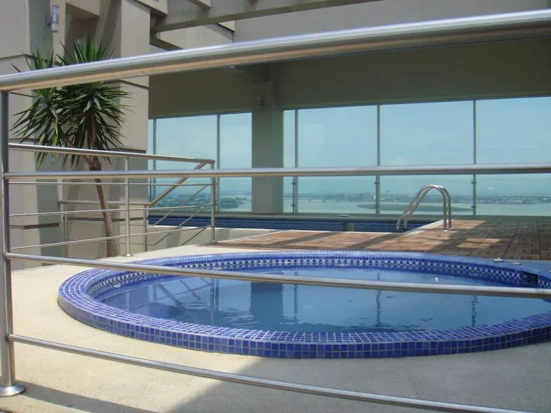 Luxury Suites Riverfront Gye image