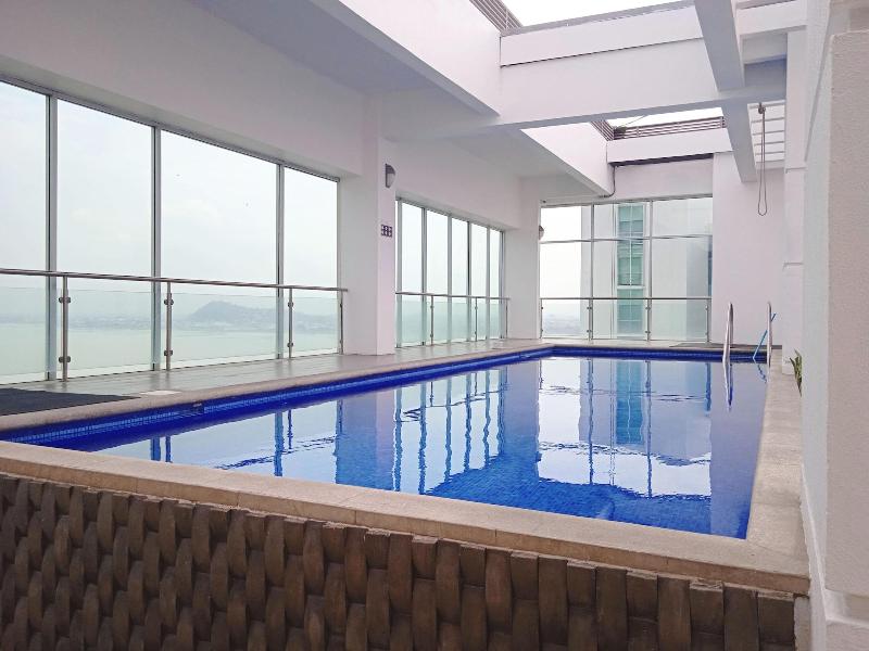 Luxury Suites Riverfront Gye image
