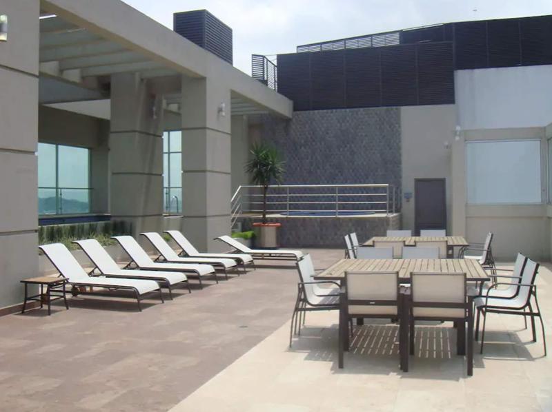 Luxury Suites Riverfront Gye image