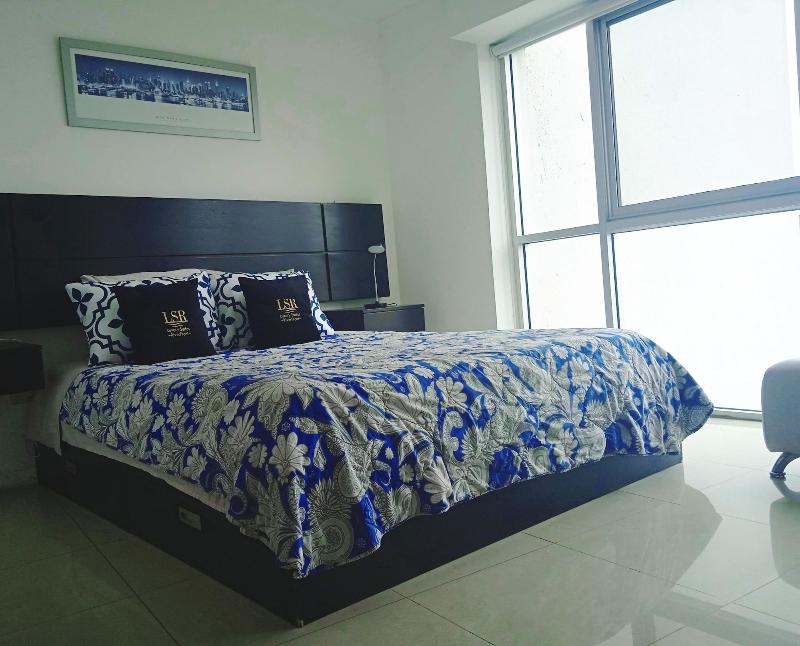 Luxury Suites Riverfront Gye image