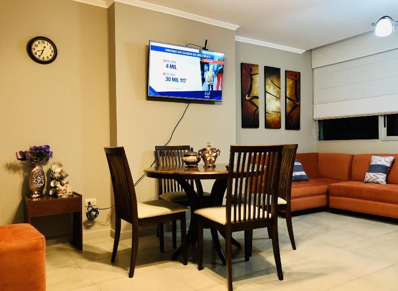 Luxury Suites Riverfront Gye image