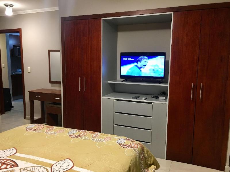 Luxury Suites Riverfront Gye image