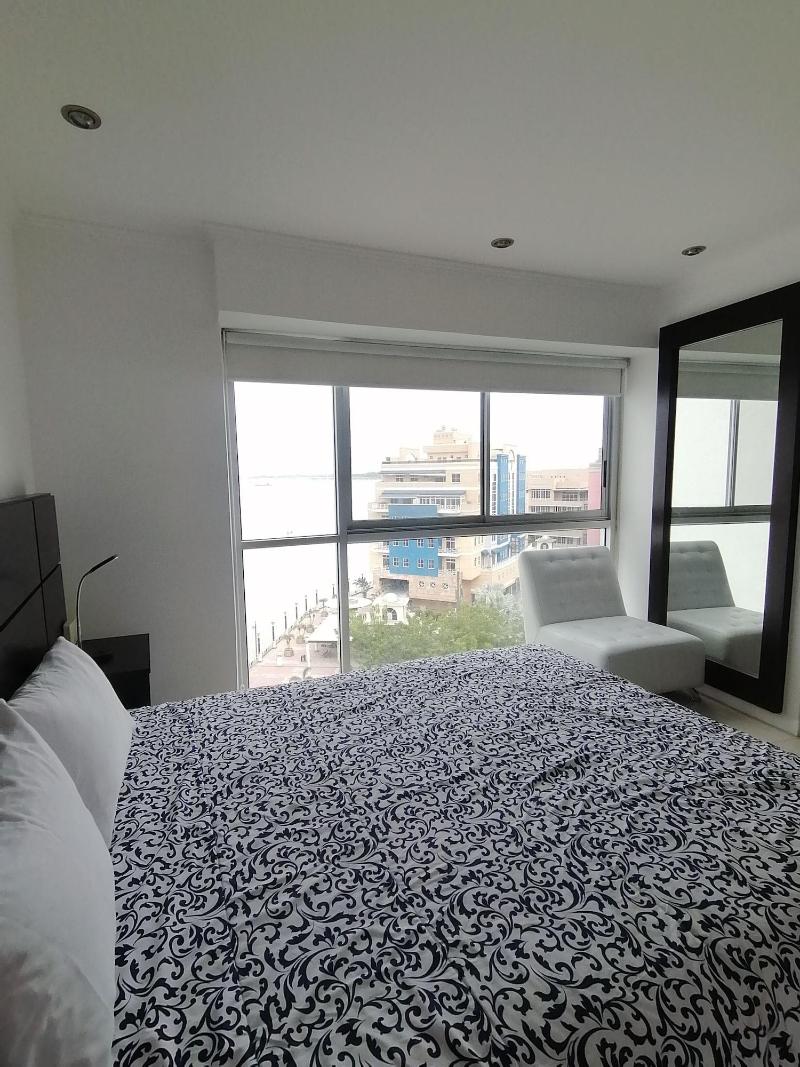 Luxury Suites Riverfront Gye image