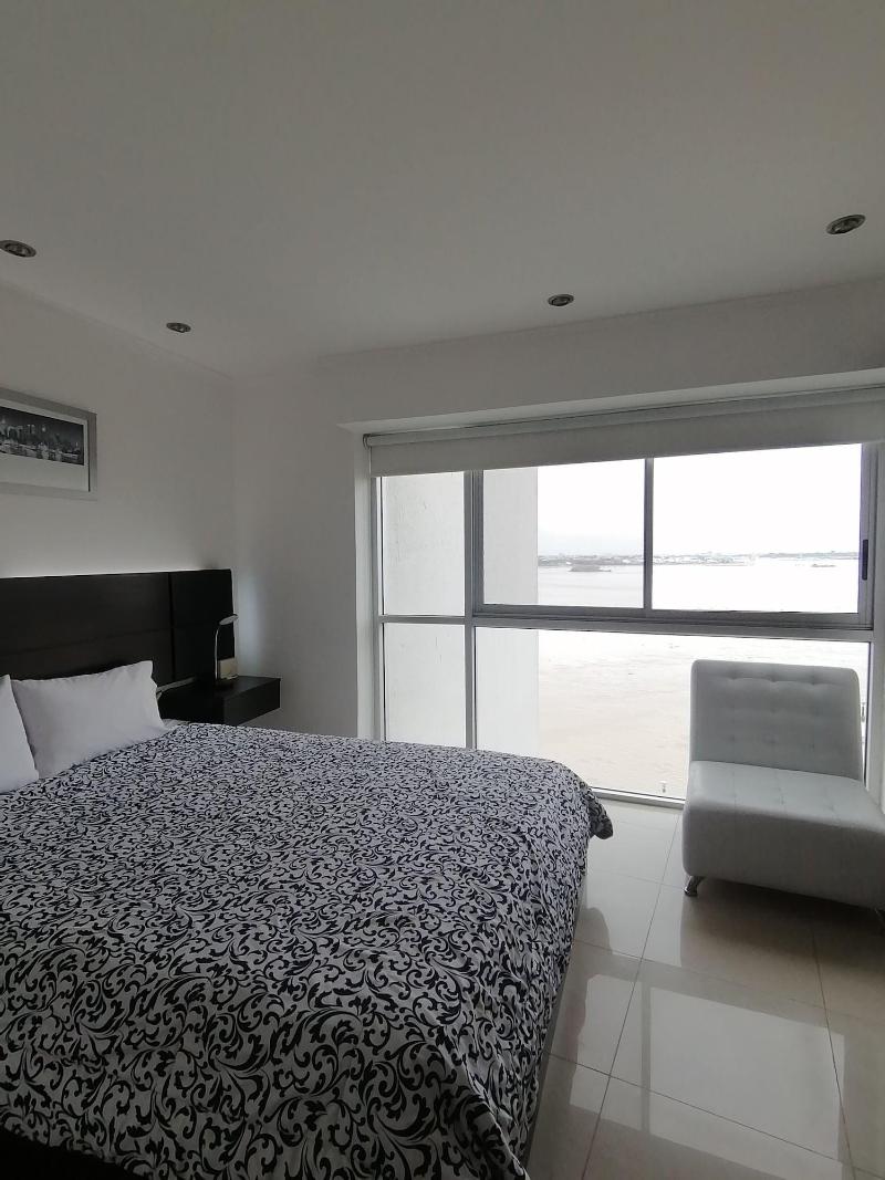 Luxury Suites Riverfront Gye image