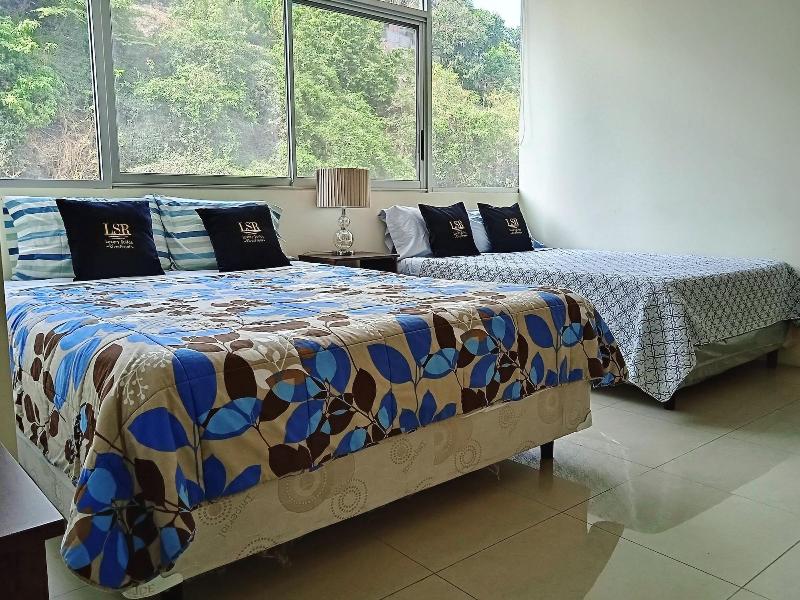Luxury Suites Riverfront Gye image