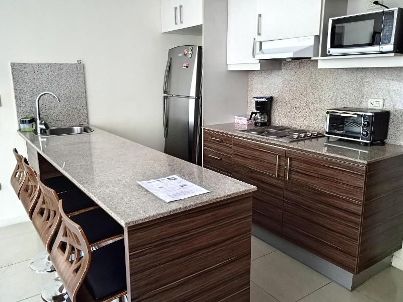 Luxury Suites Riverfront Gye image