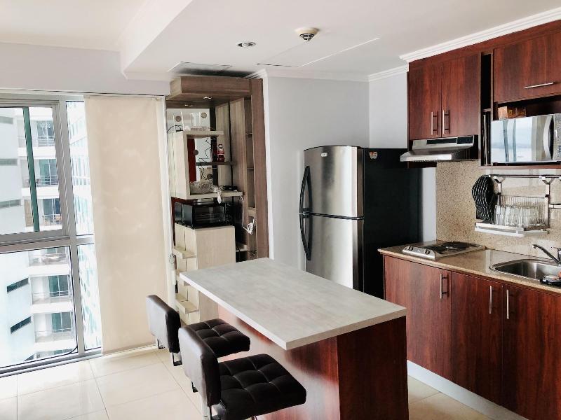Luxury Suites Riverfront Gye image
