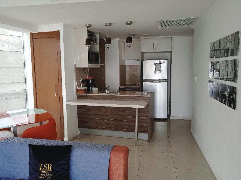 Luxury Suites Riverfront Gye image