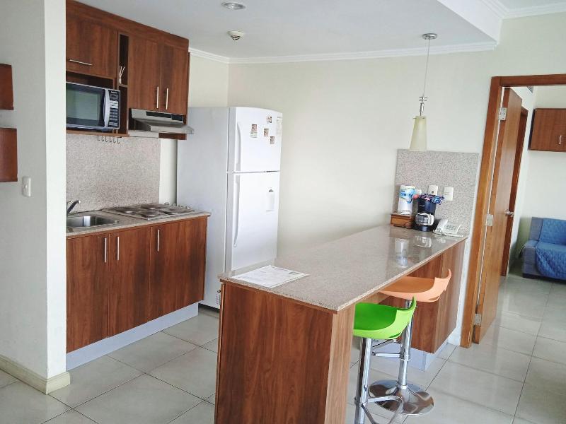 Luxury Suites Riverfront Gye image
