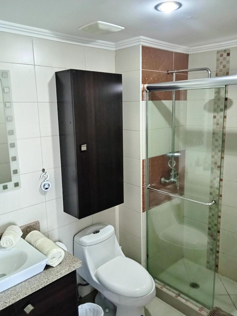 Luxury Suites Riverfront Gye image