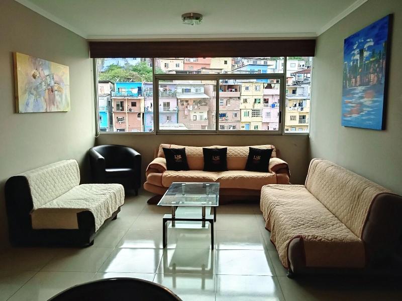 Luxury Suites Riverfront Gye image