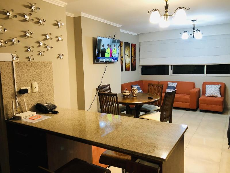 Luxury Suites Riverfront Gye image
