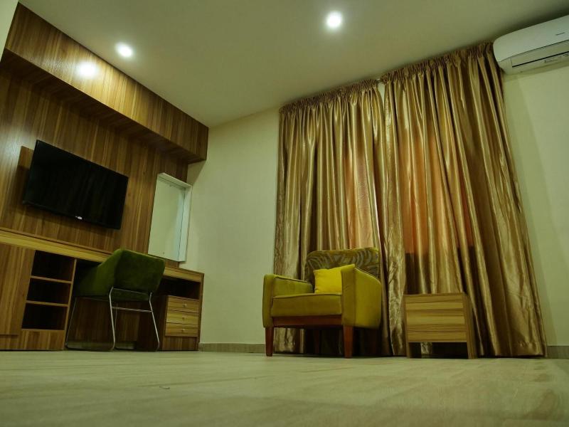Alexia S Place Hotel image