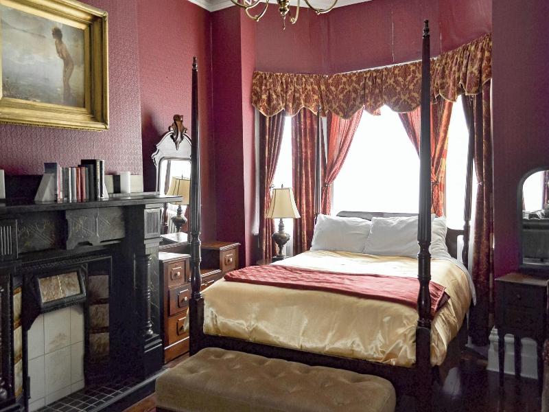 The Roses Heritage Inn image