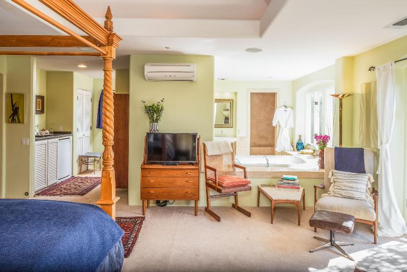 Inn Paradiso image