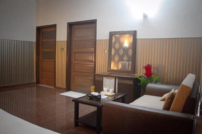Mall View Hotel Gulberg image