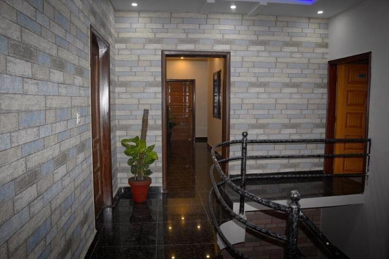 Mall View Hotel Gulberg image