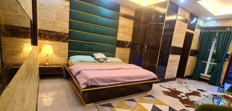 Mall View Hotel Gulberg image