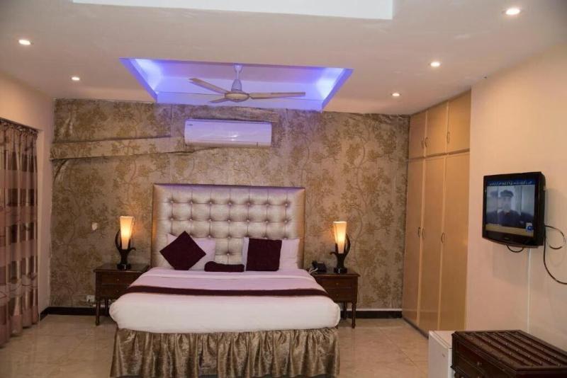 Mall View Hotel Gulberg image