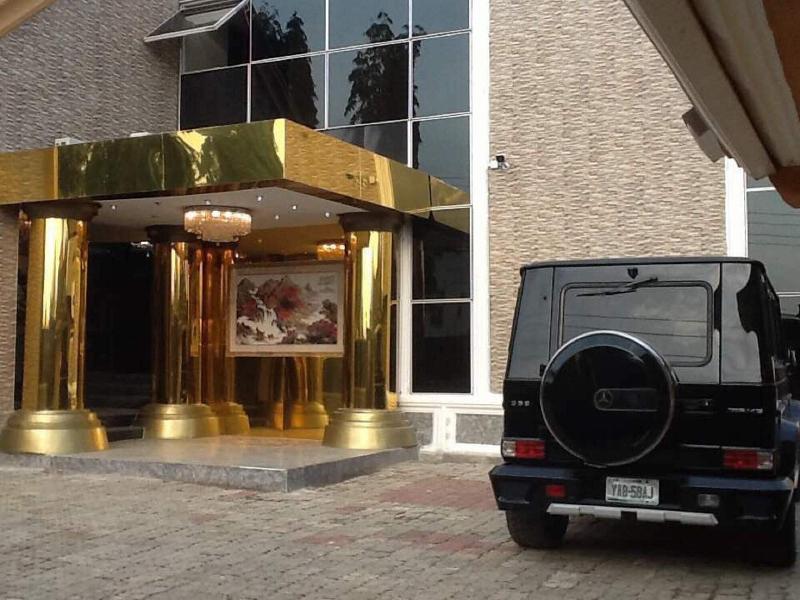E Suite Hotel image