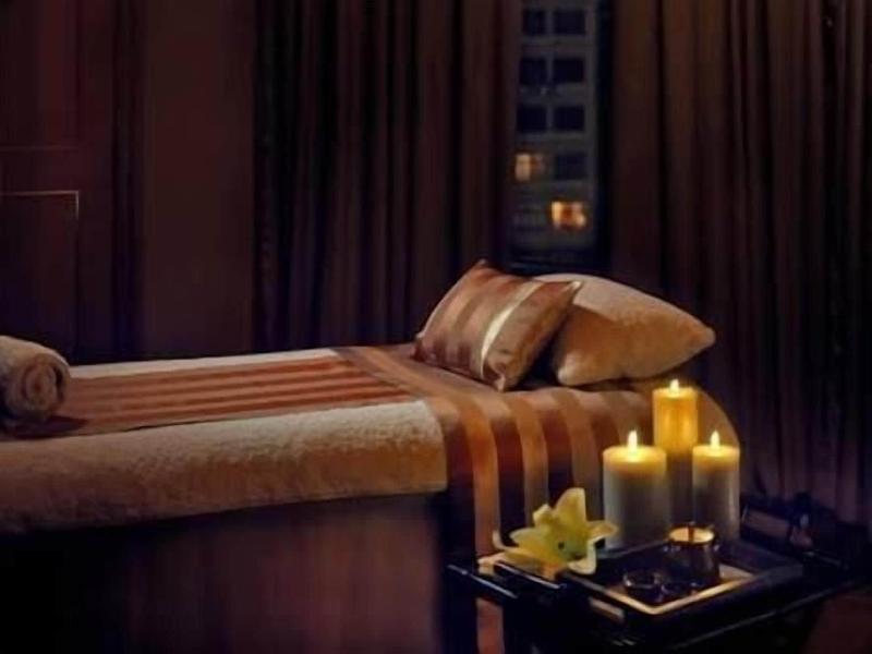 E Suite Hotel image