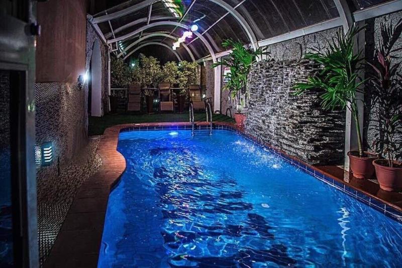 E Suite Hotel image
