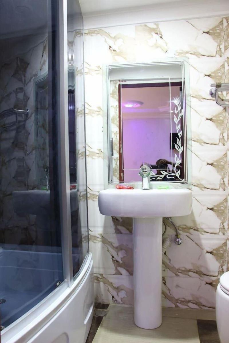E Suite Hotel image