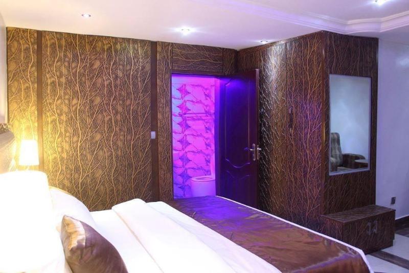 E Suite Hotel image
