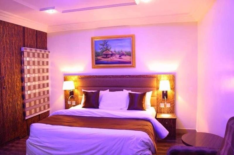 E Suite Hotel image