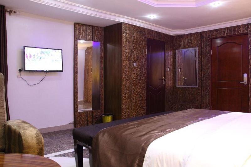 E Suite Hotel image
