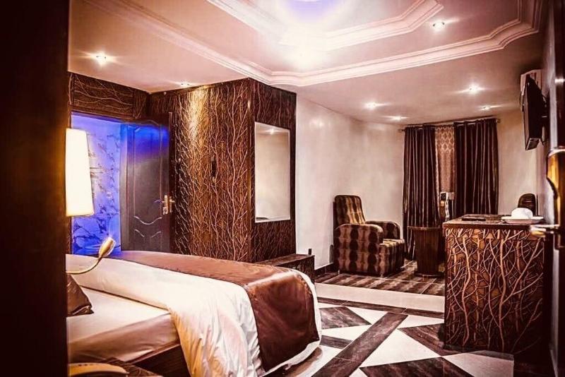 E Suite Hotel image