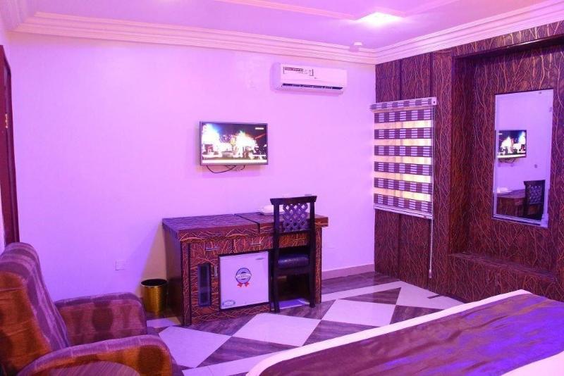 E Suite Hotel image