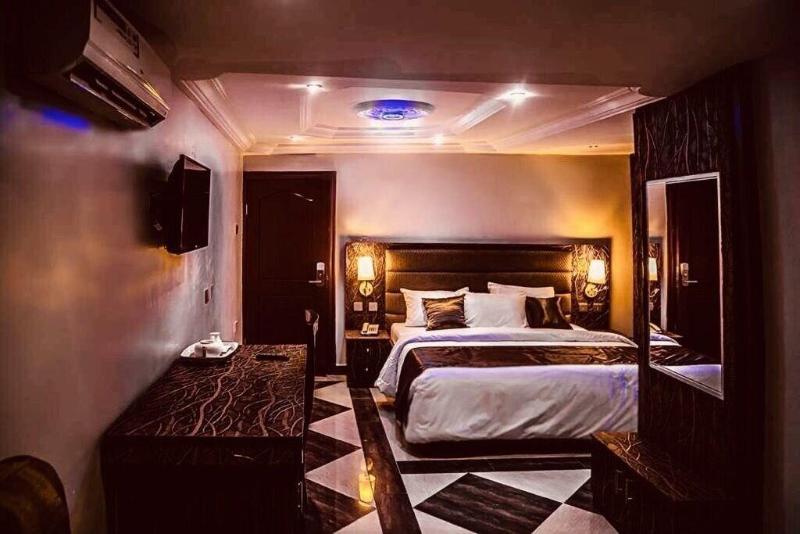 E Suite Hotel image