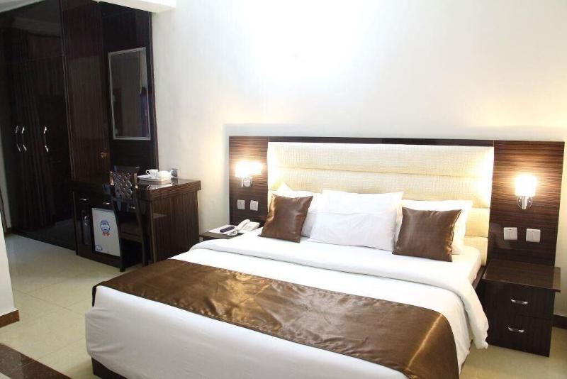 E Suite Hotel image