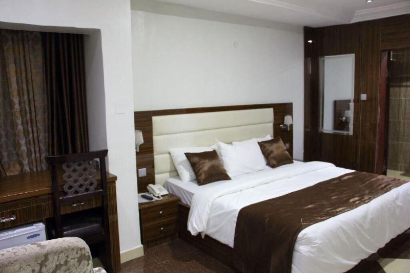 E Suite Hotel image