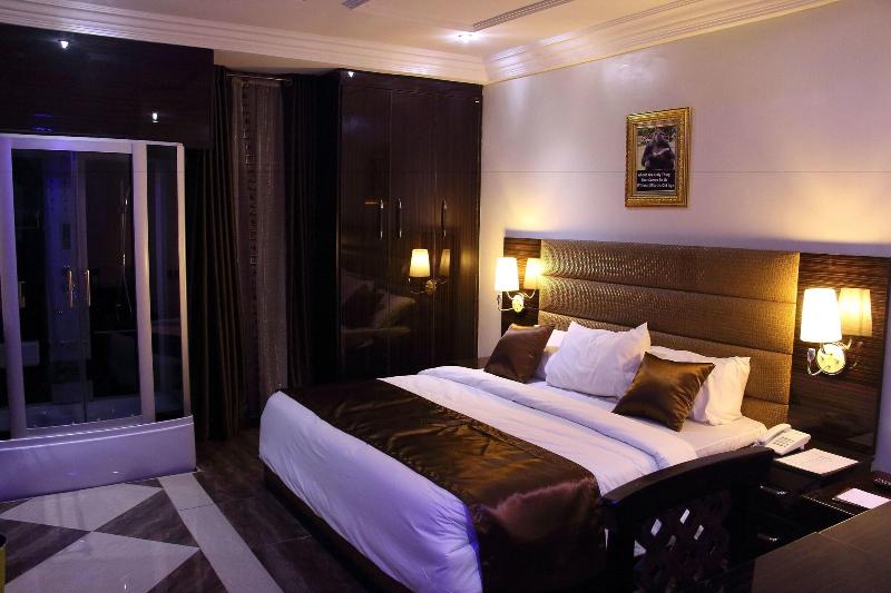 E Suite Hotel image