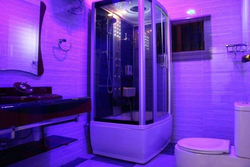E Suite Hotel image