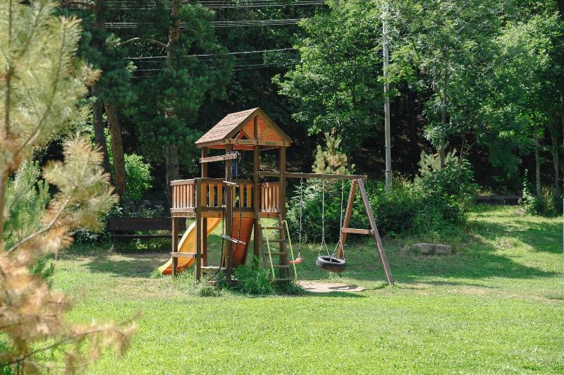 Apricot Aghveran Resort image