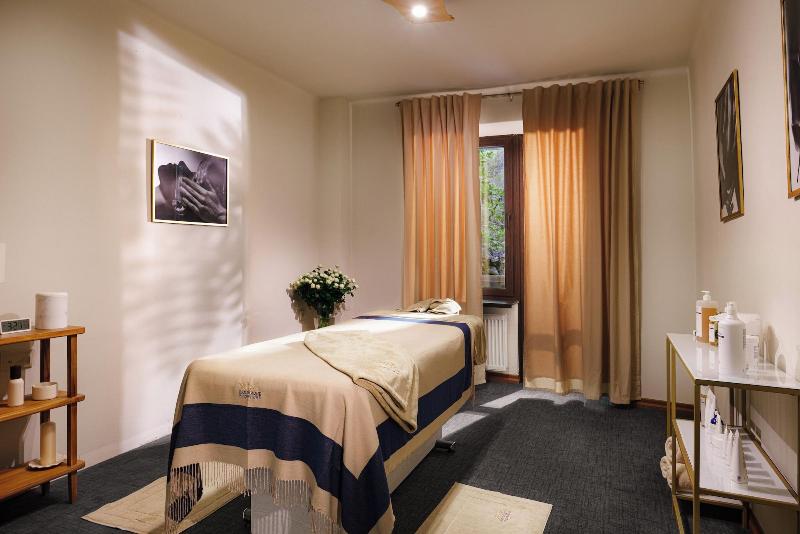 Apricot Aghveran Resort image