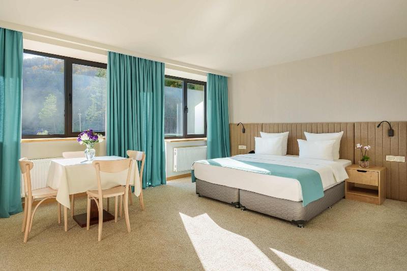 Apricot Aghveran Resort image