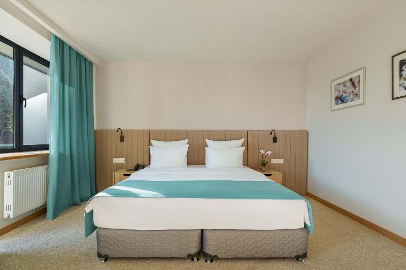 Apricot Aghveran Resort image