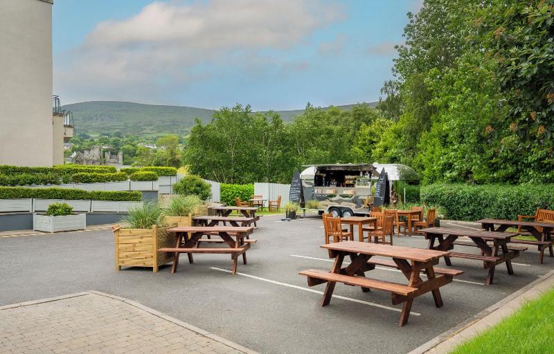 Four Seasons Hotel Carlingford image
