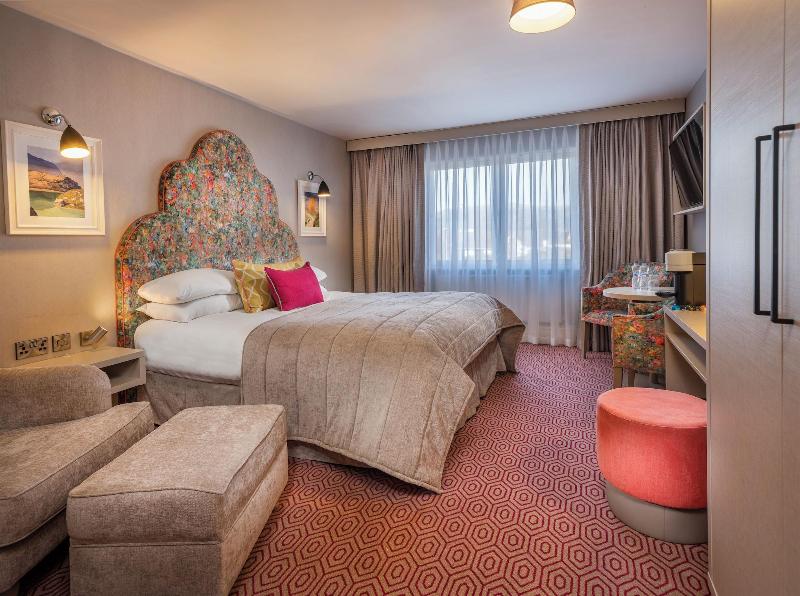 Four Seasons Hotel Carlingford image