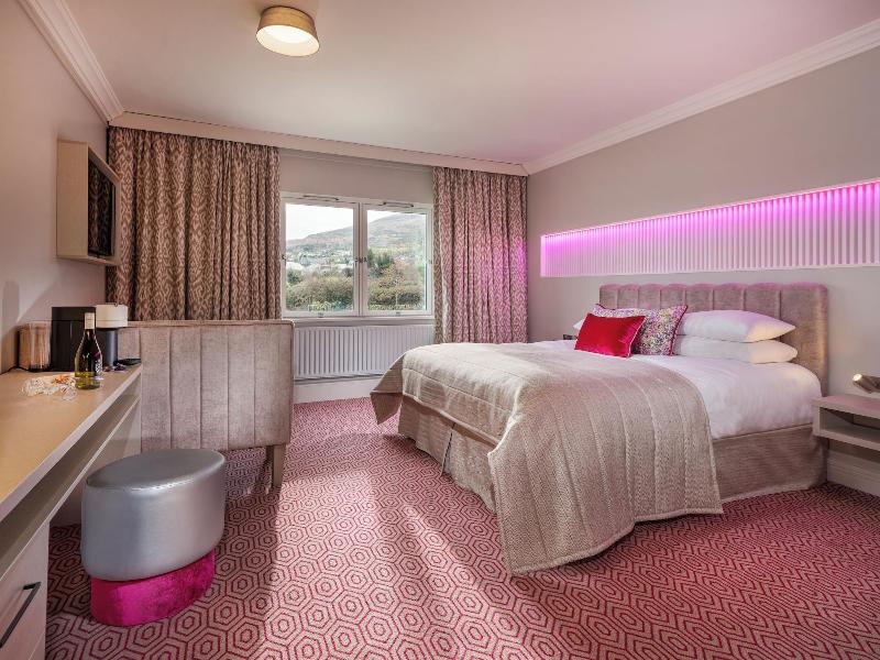 Four Seasons Hotel Carlingford image
