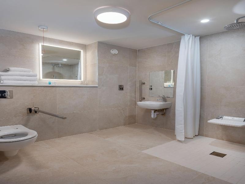 Four Seasons Hotel Carlingford image