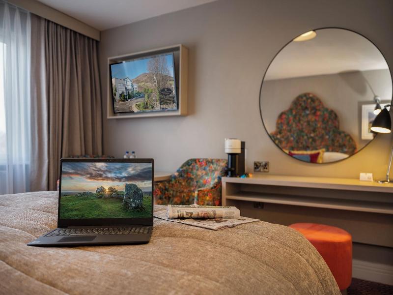Four Seasons Hotel Carlingford image
