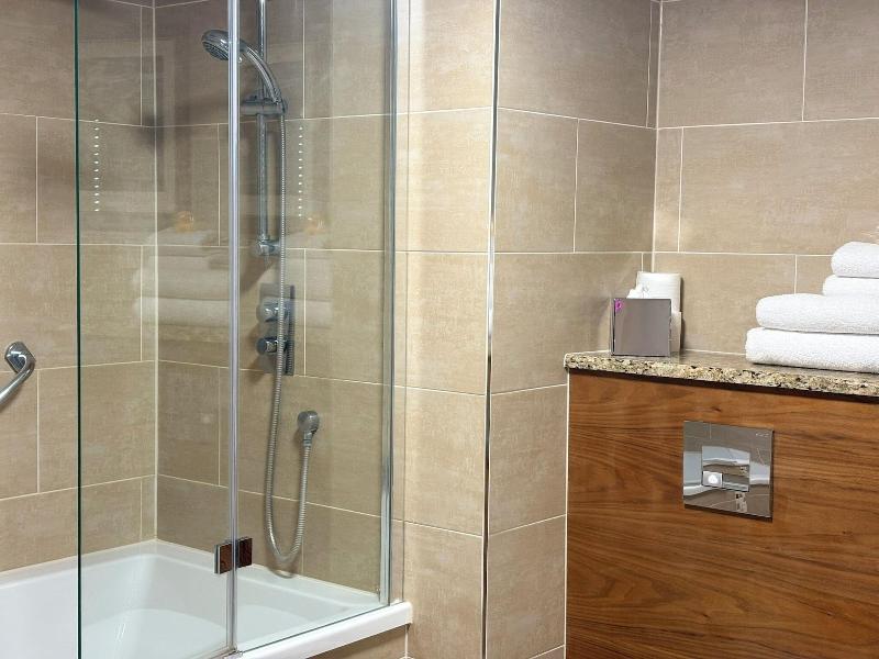 Four Seasons Hotel Carlingford image
