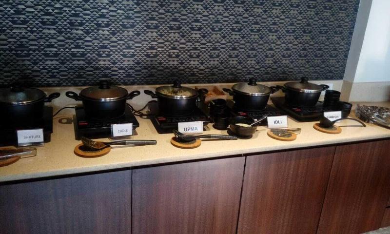 Hotel Seven Sky image