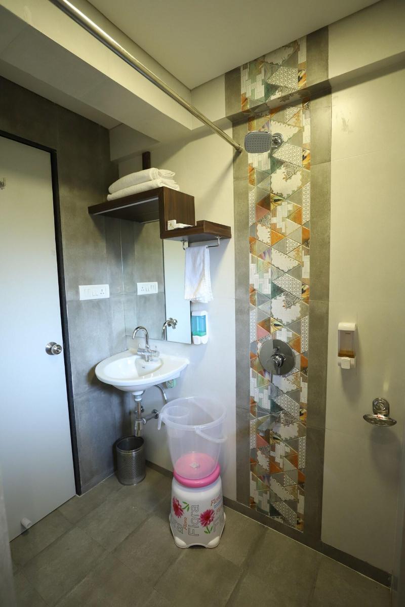 Hotel Seven Sky image