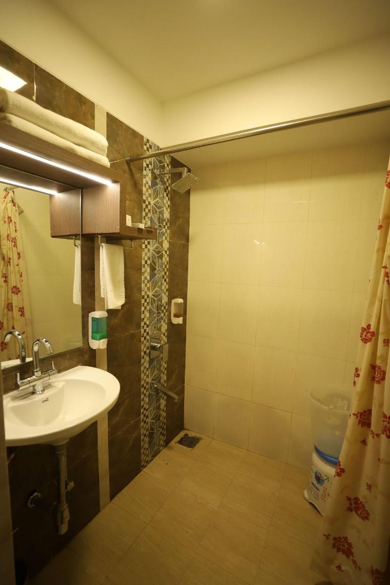 Hotel Seven Sky image